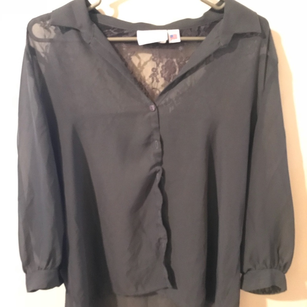 Quarter sleeve button up